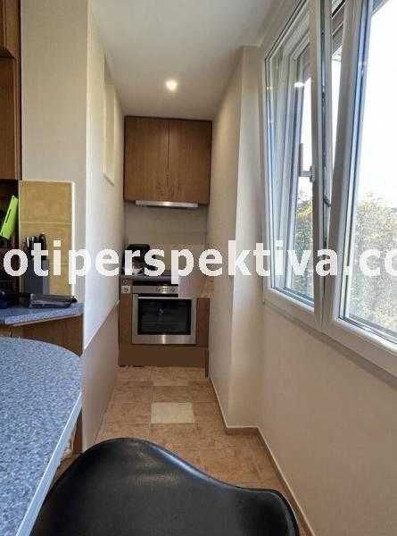 Продава се Тристаен апартамент в Пловдив, Център - 83 кв.м за 2025 €/кв.м - Снимка #11