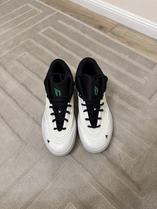 Кроссовки adidas оригинал новые