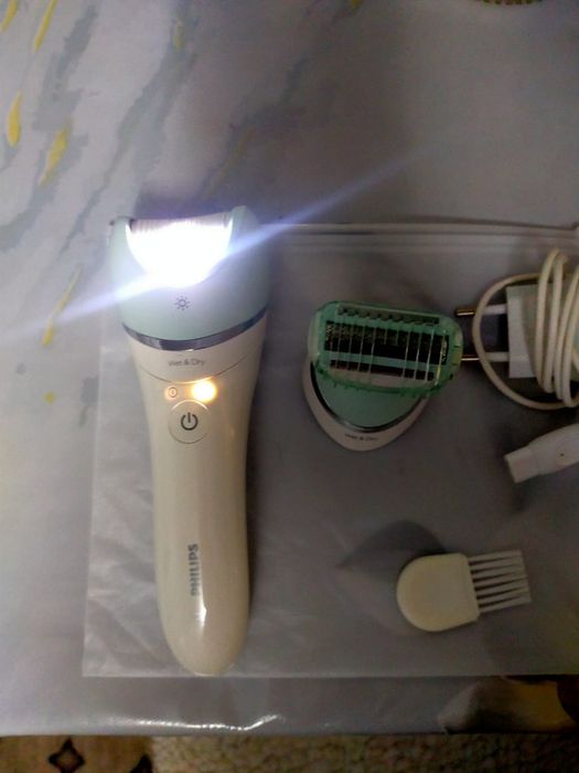 Срочно продам ЭПИЛЯТОР Philips BRE620/00