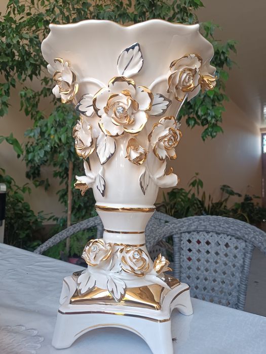 Декоративная ваза