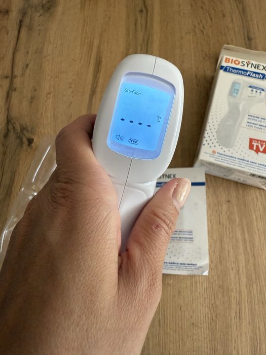 Безконтактен термометър Bio Synex