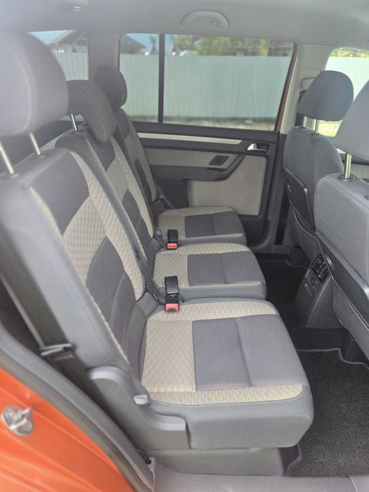Touran Cross 1.9 Diesel,105 cai