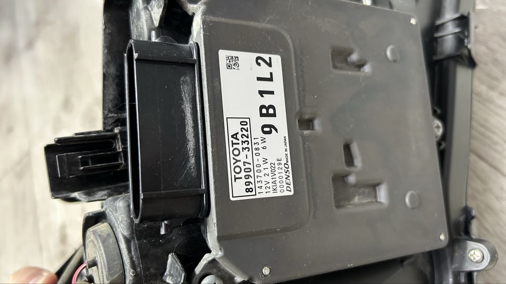 Фары камри 70/75 оригинал комплект