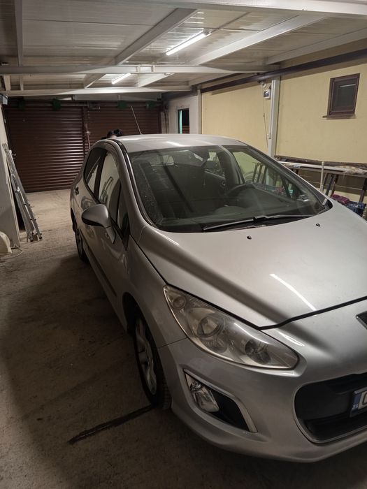 Продавам пежо 308