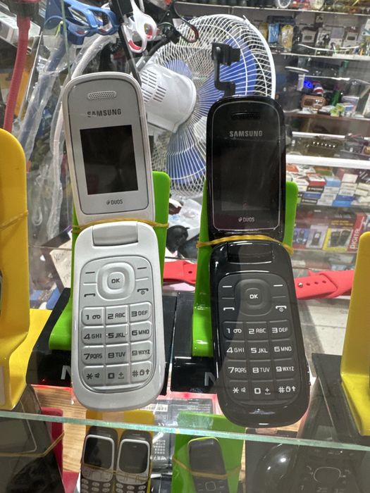 Nokia 1280, 3310 кнопочные телефоны