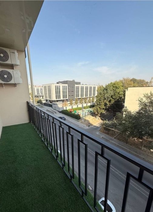 3/8/13 Буюк Ипак Йули Максим Горький Caravan ЖК 63м2