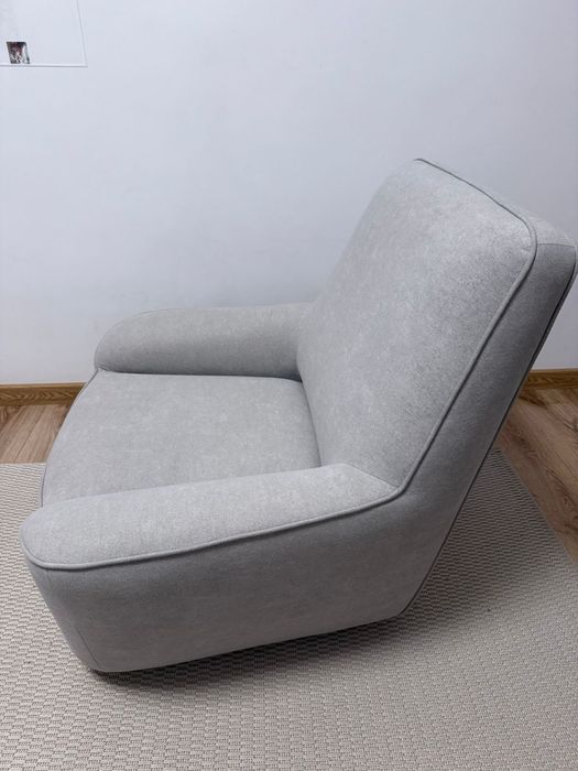 Кресло вращается на 360 градусов