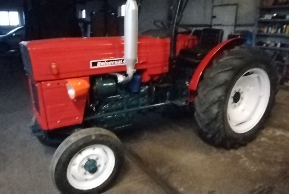 Tractor Universal 445 VR