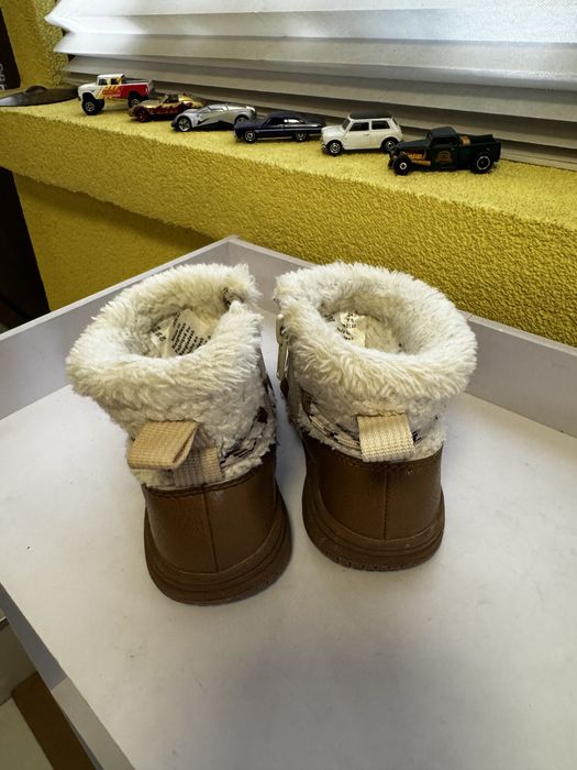 H&M-Мъхести боти