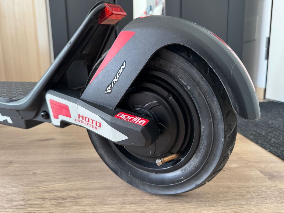 Trotinetă electrică Aprilia esr2