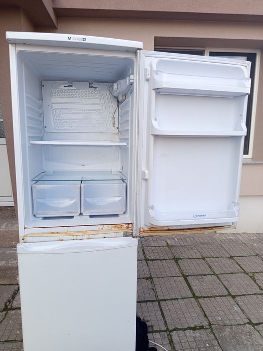 Хладилник Indesit