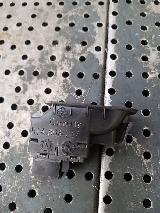 Buton geam electric dreapta fata vw touran 3 5ta868247