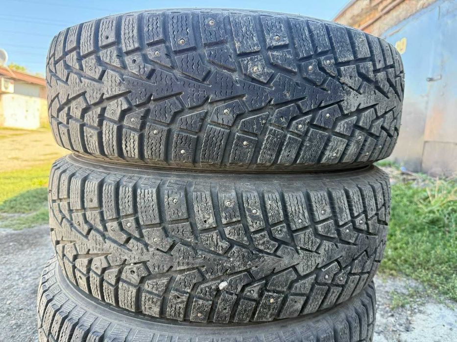 Зимние шины 205/65 /16 Maxxis