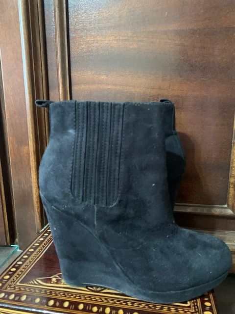 Cizme piele intoarsa HM