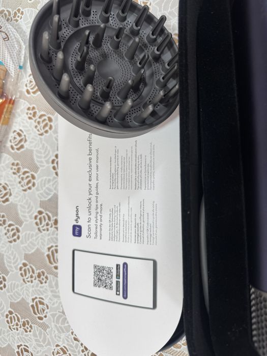 DYSON airwrap cu 6 accesorii