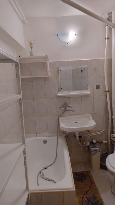 Ofer spre închiriere garsoniera