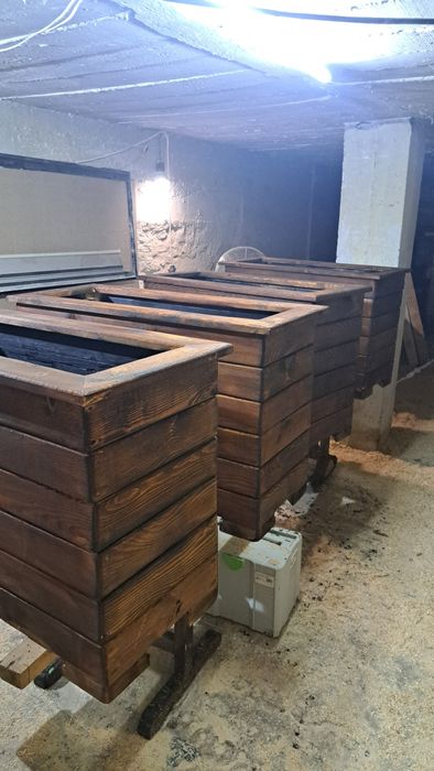 Кашпи дървена по желан размер