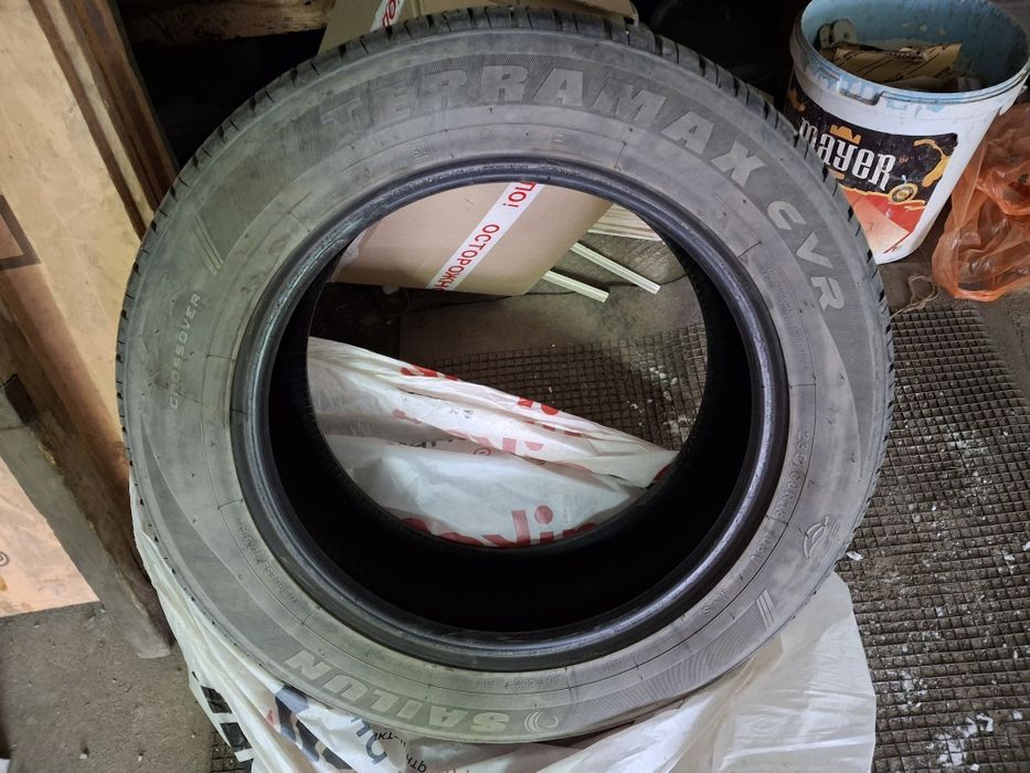 Комплект летних шин 235/60/18