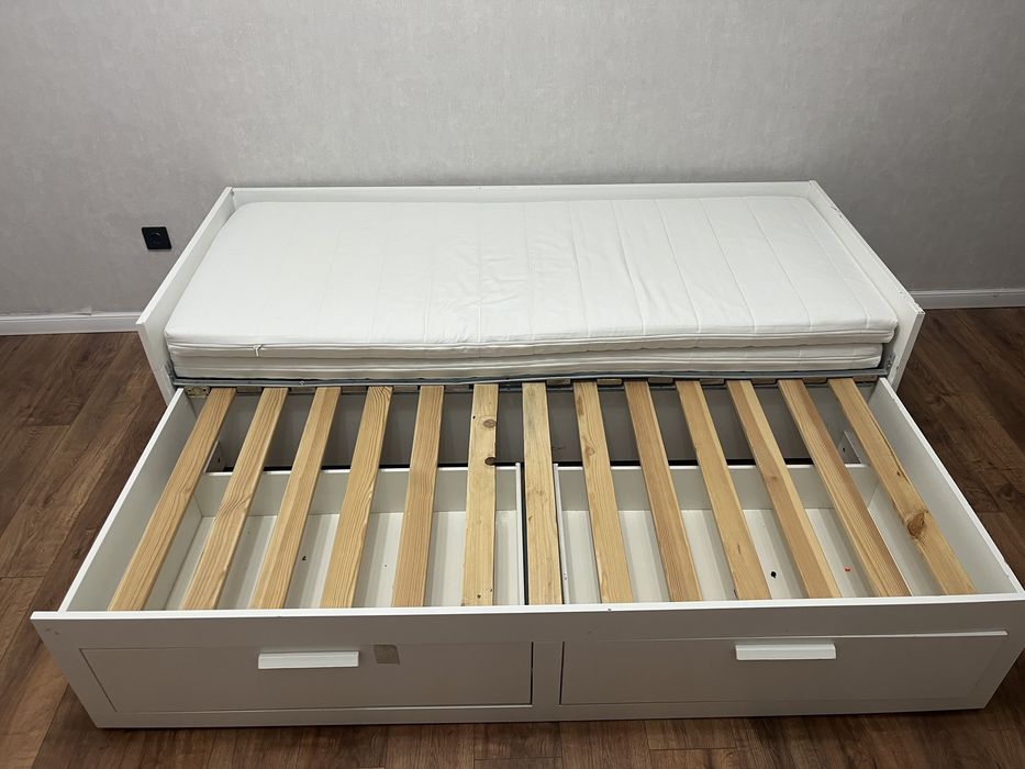 Продам кровать ikea