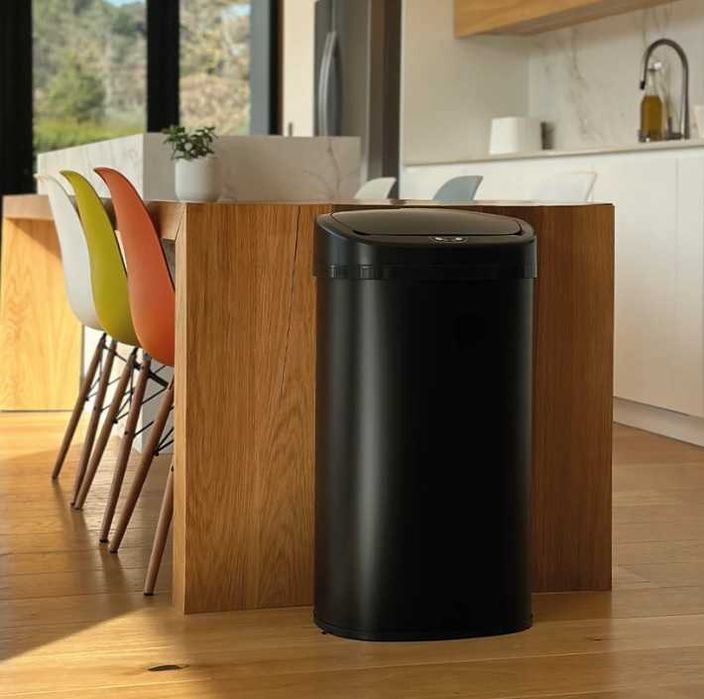 Cos de gunoi automat 68L Majestic Negru