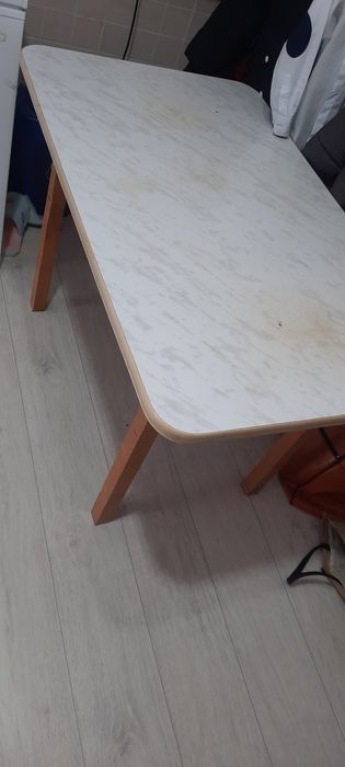 Продам стол и 3 стульчика