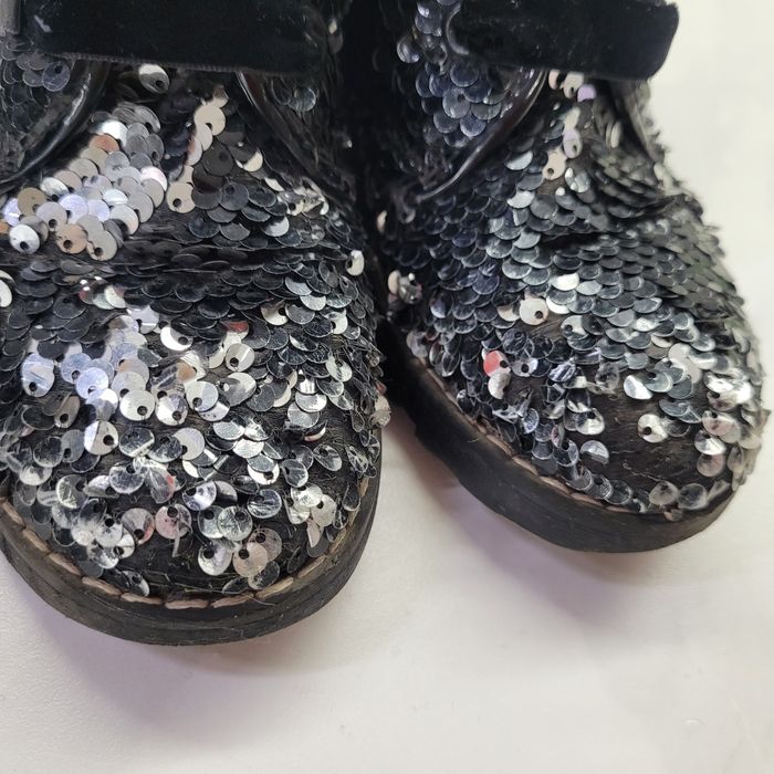 Продам детские ботинки для девочки