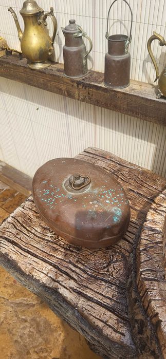Меден стар котел от време уно...