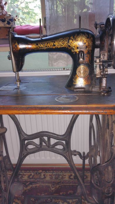 masina de cusut Naumann manuala in stare de functionare