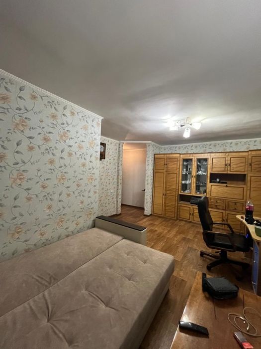 Продам 2 Ком квартиру в центре города