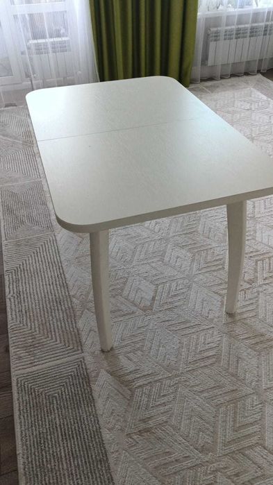 Стол кухонный белый