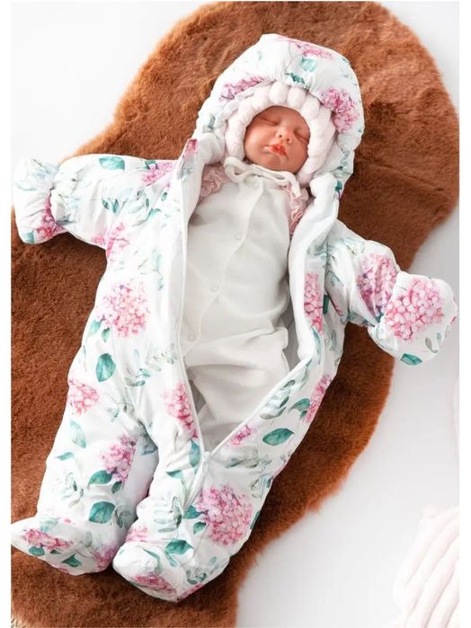 Продается конверт с комбинезоном