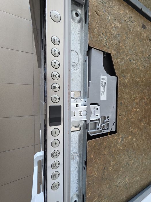 Съдомиялна за пълно вграждане Siemens