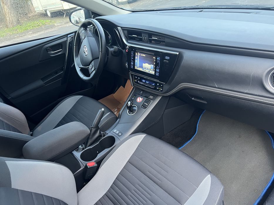 Toyota Auris 2017 automat hibrid benzina