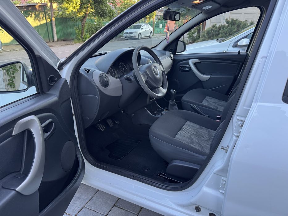 Dacia Sandero 1.6 MPI cu 99.000 km reali stare perfecta