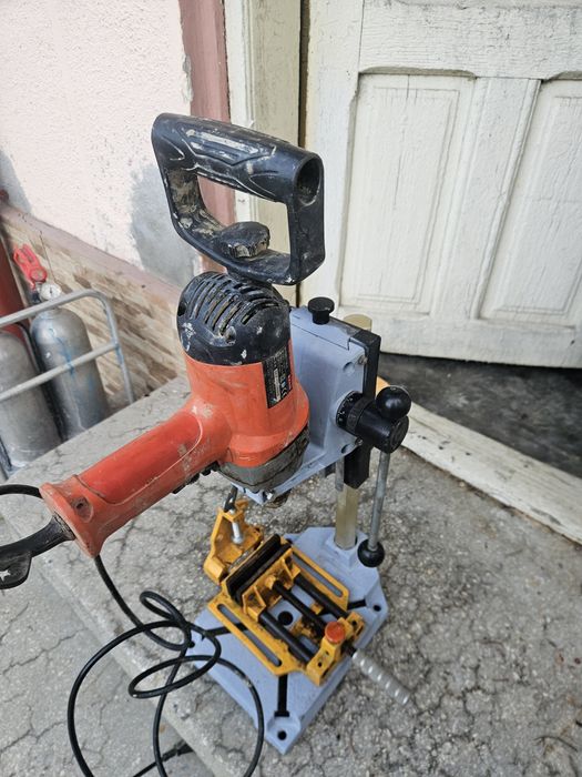 bormasina cu stativ gaurire