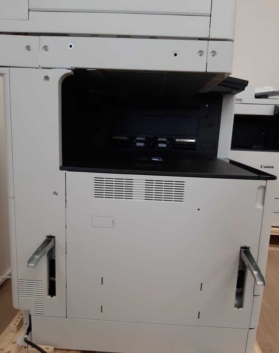 kak noviy iR Canon C3025i sotiladi-malo pechatol-27000 list