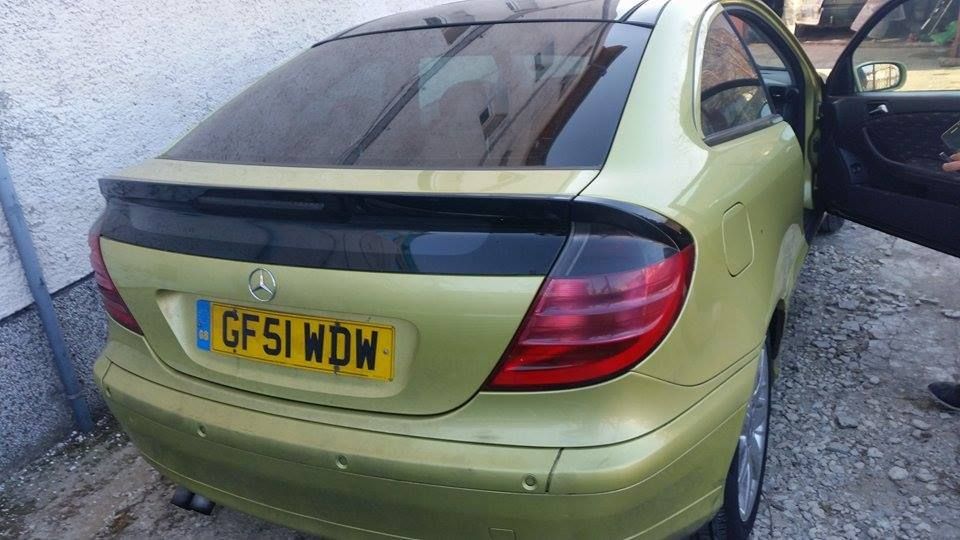 Mercedes w203 c220 cdi за части без двигател