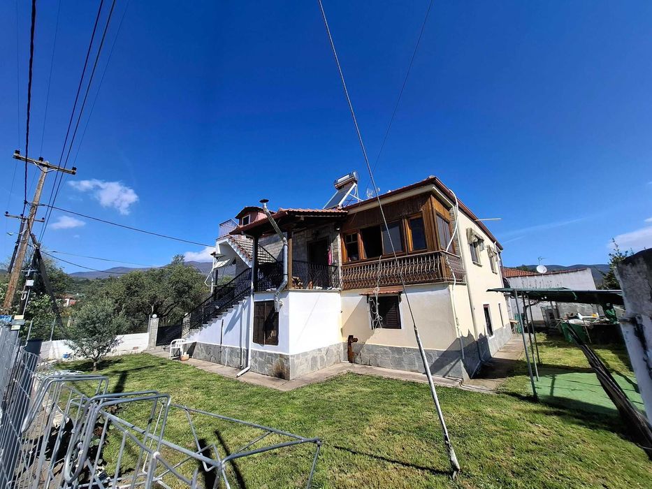 Продава двуетажна къща 150 м2 + 80 м2 и двор 400 м2 в Аспровалта, Гърция