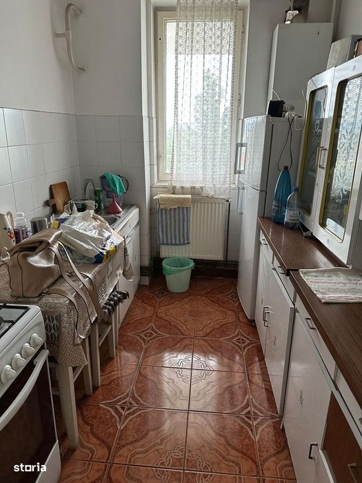 Vand apartament 3 camere Onesti disponibil.