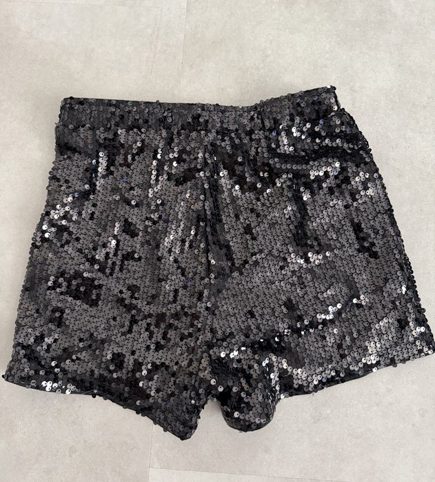 Къси панталонки с пайети
