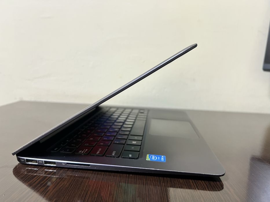 Asus ultrabook SSD 256 Ozu 8 Gb