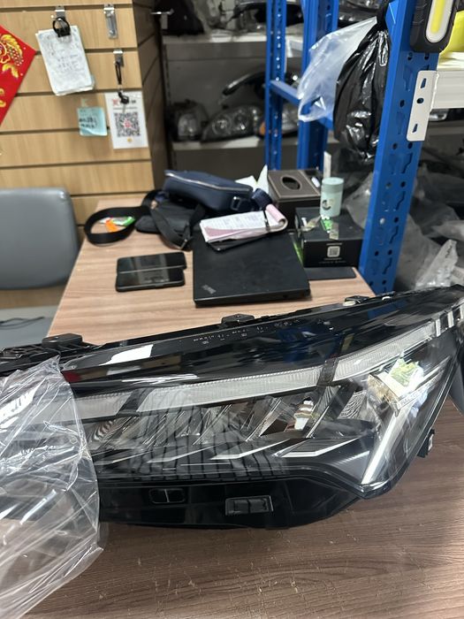 Geely Coolray переднее фары