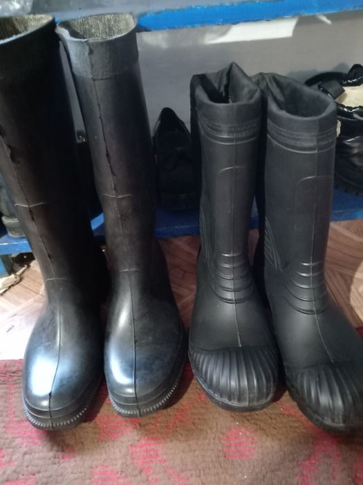 Продам резиновые сапоги