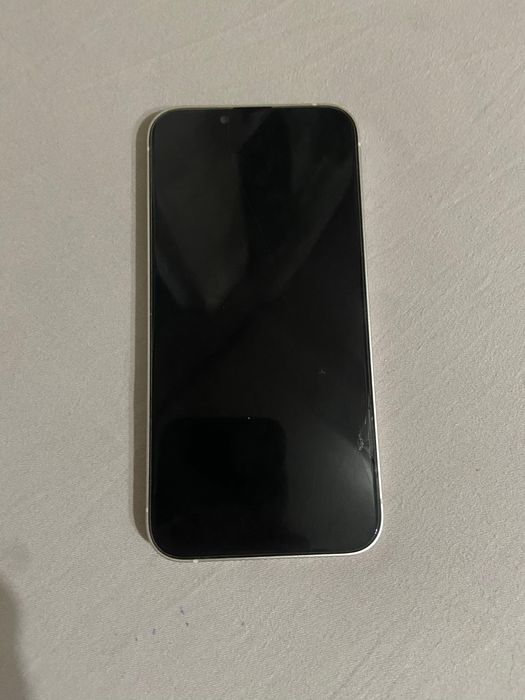 iPhone 13 в идеальном состоянии