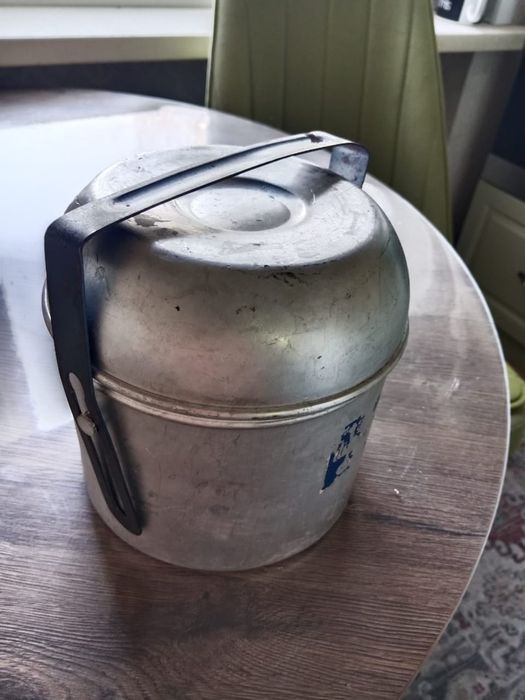 Кастрюля и крышка.