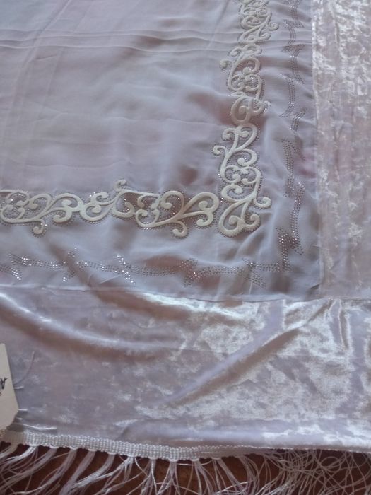 Продам белый платок