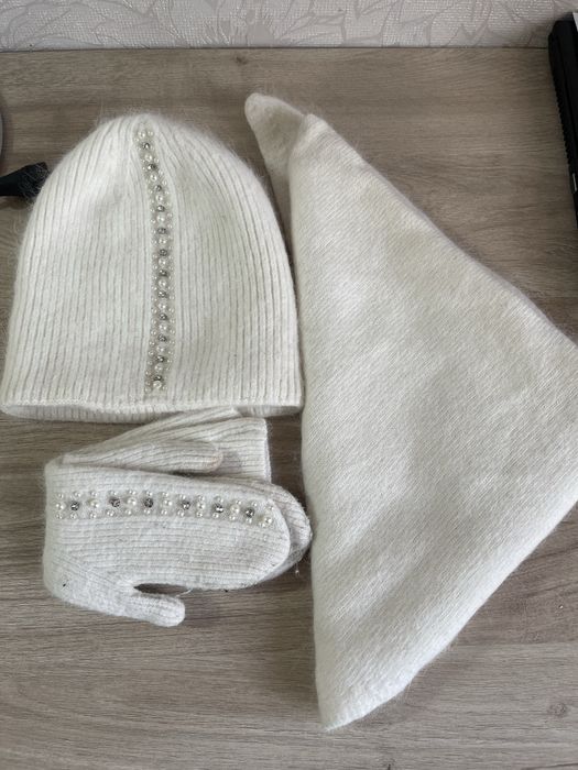 Набор шапка, платок, варежки