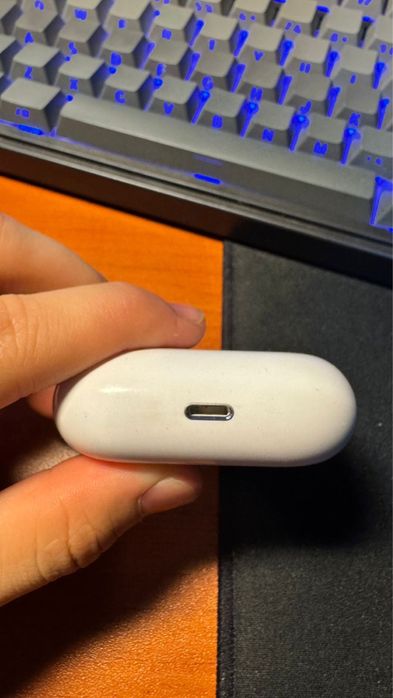 Продам AirPods Pro 1 оригинал