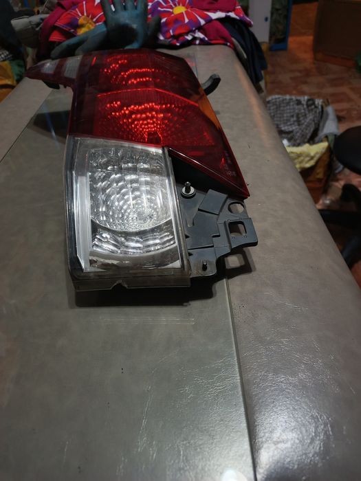 Тойота альфард задний фонарь