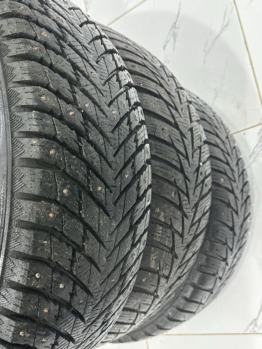 Шипы зимние 215 55 R17
